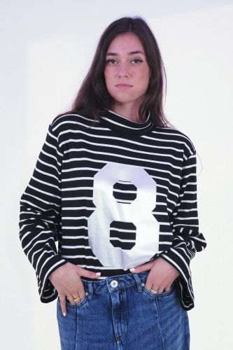 T-shirt noir ligné avec imprimé 