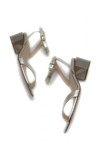 Sandales en cuir vernis doré AGL | Marine