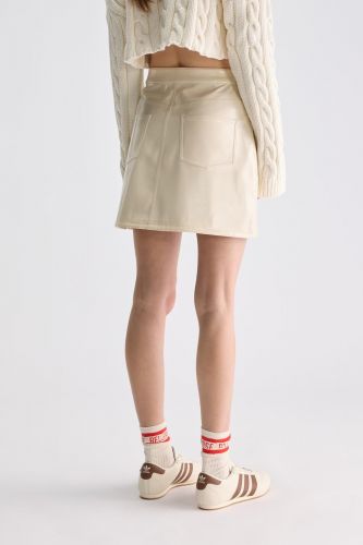 Jupe courte vanille en vinyle BELLEROSE | Marine