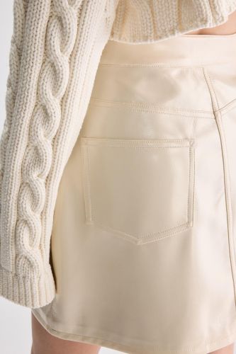 Jupe courte vanille en vinyle BELLEROSE | Marine