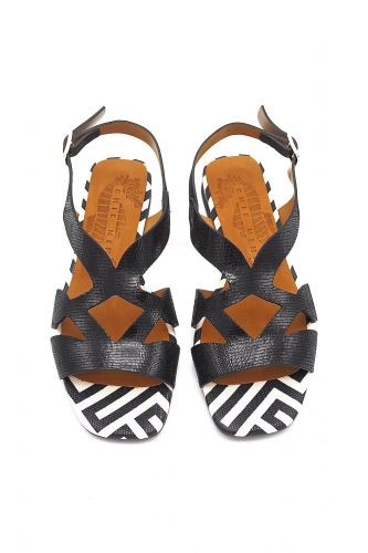 Sandales plates en cuir noir CHIE MIHARA | Marine