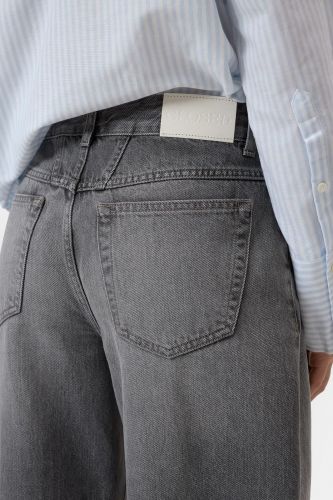 Jeans denim gris barrel CLOSED | Marine Auvelais 