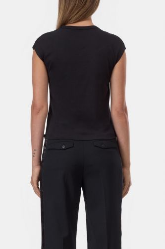 T-shirt noir resséré à l'épaule CLOSED | Marine Auvelais 