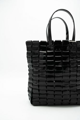 Dragon Diffusion sac Vernis noir femmes (Cuir tressé grand trapèze bandouillière - LINK TOTE vernis noir) - Marine | Much more than shoes