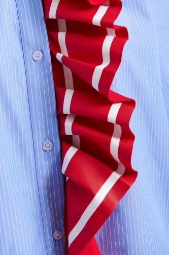 Chemise à fines rayures bleue et blanche avec détail de volant ESSENTIEL ANTWERP | Marine