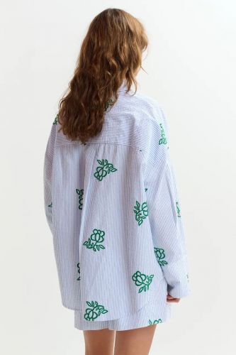 Chemise lignée ciel avec broderies vertes ESSENTIEL ANTWERP | Marine