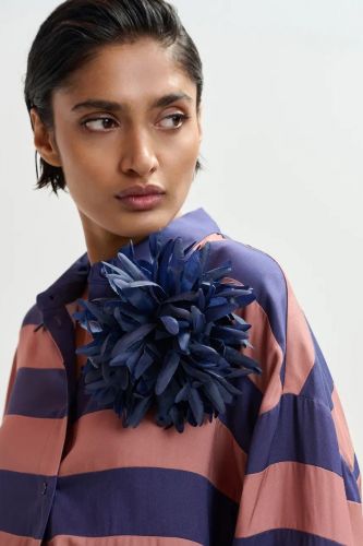 Essentiel Antwerp Broche Bleu femmes (Fleur broche - JORTENSIA bleu) - Marine | Much more than shoes