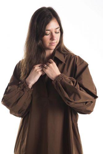 Robe courte brune manches larges ESSENTIEL | MARINE Auvelais