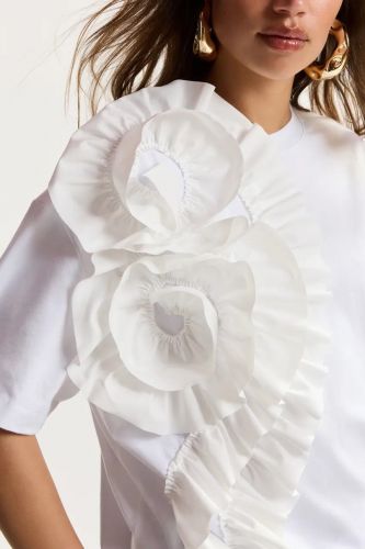 Essentiel Antwerp tee-Shirt Blanc femmes (Tshirt blanc babydoll coton - JIDOLE TS blanc énorme fleur) - Marine | Much more than shoes