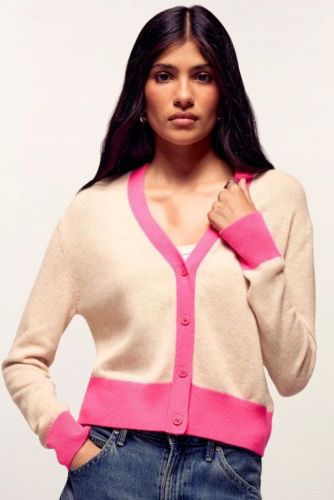 Pull court beige et détails roses FROM FUTURE | MARINE Auvelais