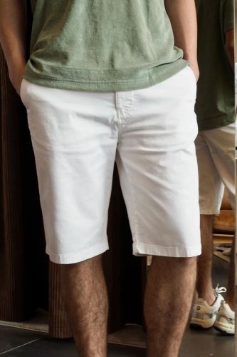 Hero Seven short Blanc hommes (Short blanc - E26366 RIVIERA short blanc) - Marine | Much more than shoes