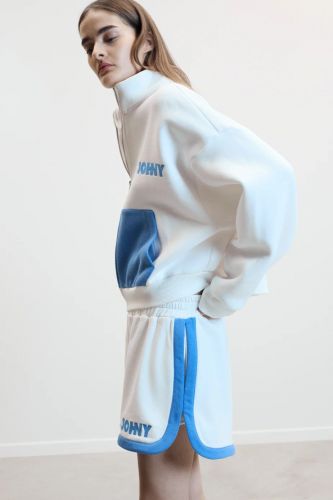 Pull blanc et poche bleue JOHNY | Marine