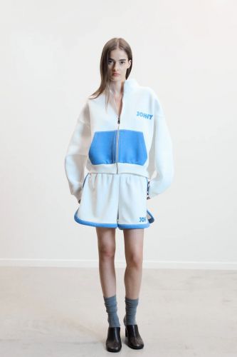 Pull blanc et poche bleue JOHNY | Marine