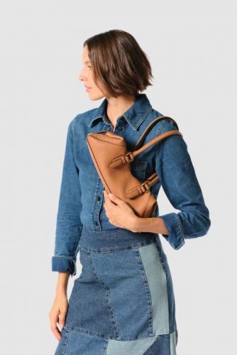 Lancel sac Camel femmes (Sac allongé cuir camel piqures sellier  - A13420 CHARLIE camel) - Marine | Much more than shoes