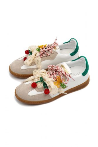 Baskets bas blanches lacets dentelles et perles MELINE | Marine