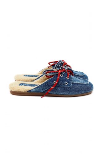 Pavement boat shoes & lo Jeans