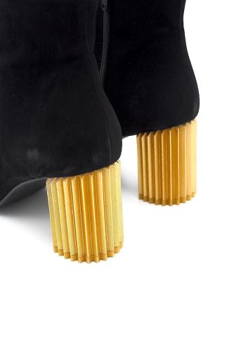 Boots en daim noir sur talon strié or RAS | Marine