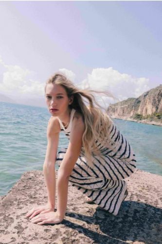 Top en maille bicolore bleu et blanc THE KORNER | Marine