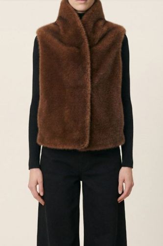 Vanessa Bruno veste Brun