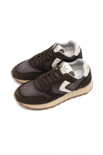 Sneaker marron foncé avec détail blanc VOILE BLANCHE | Marine