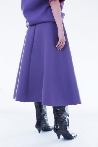 Jupe evasée mauve en néoprène