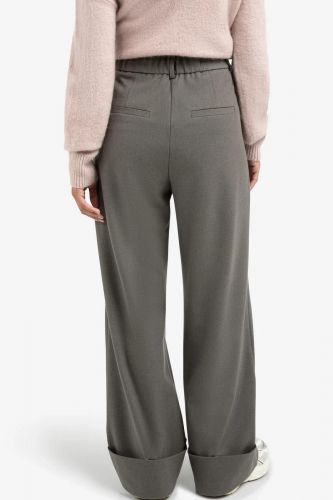 Pantalon doux et structuré avec de grands revers YAYA | Marine