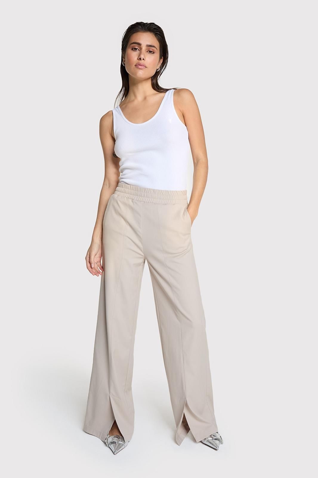 Alix The Label pantalon Beige femmes (Pantalon sand - 8618 elastique taille) - Marine | Much more than shoes