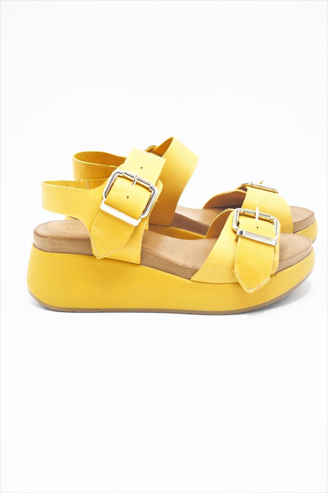 Inuovo sandale ocre Inuovo sandale ocre