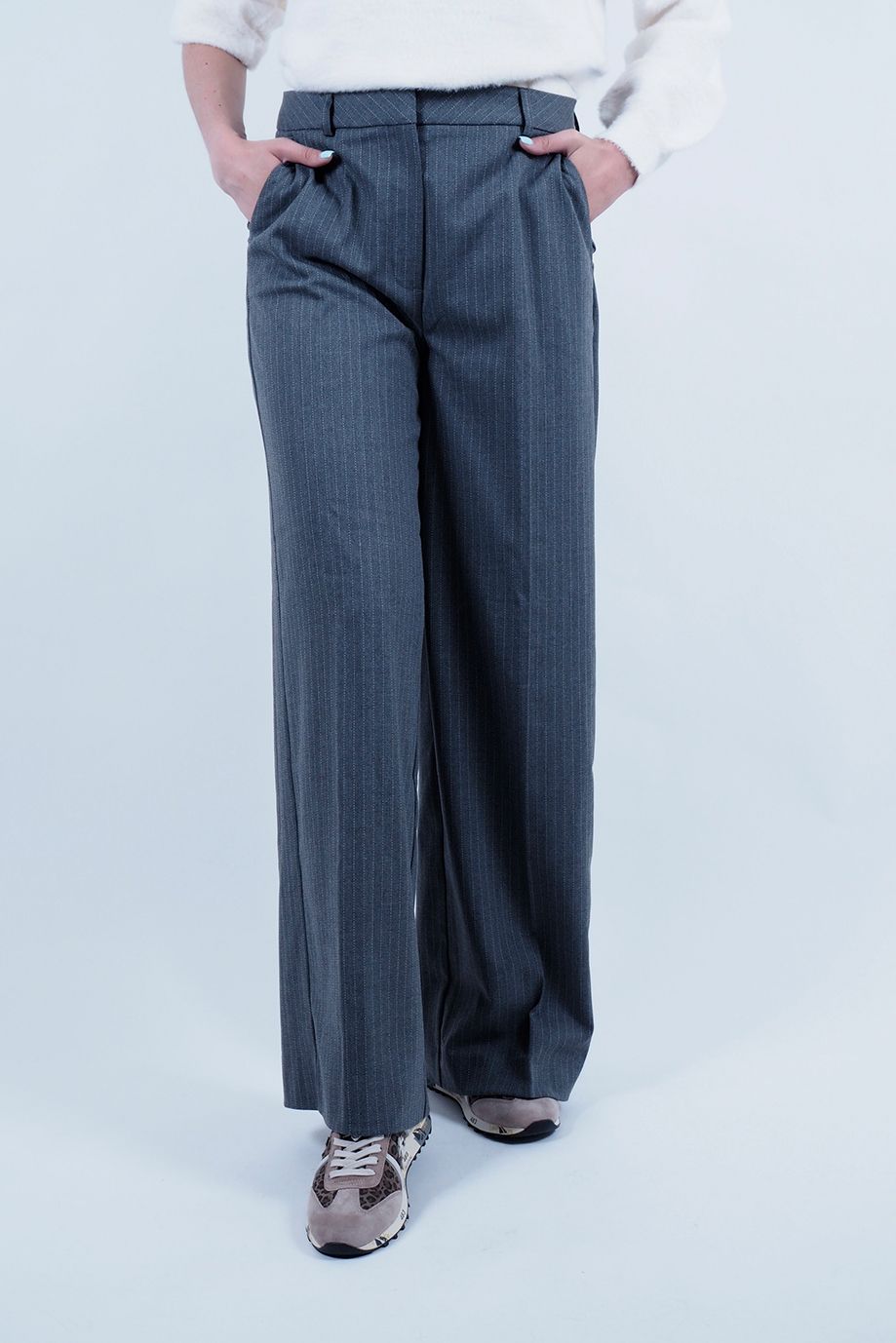 Pantalon large gris avec fines lignes blanches SELECTED | Marine